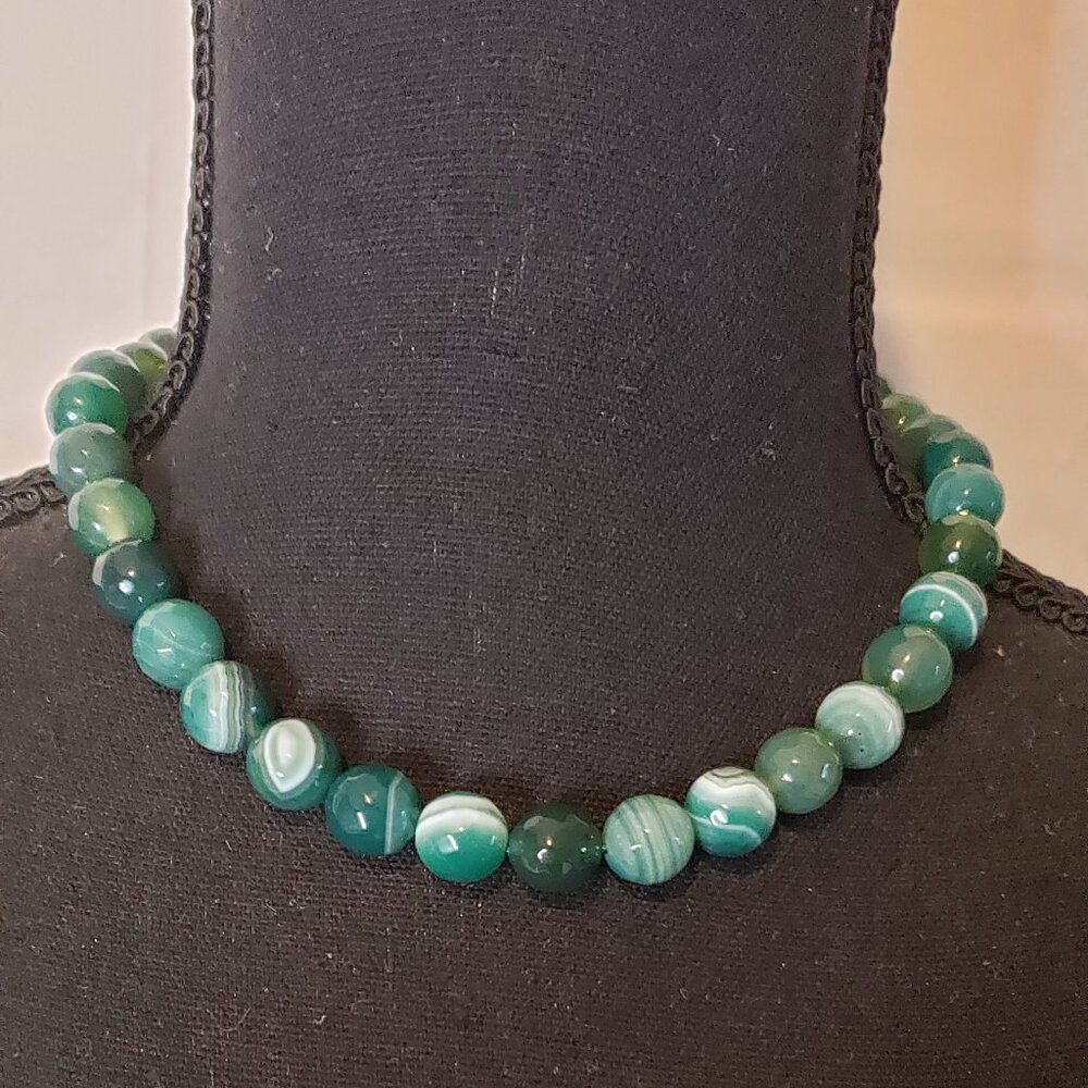 Talbots Fresh Bead Necklace Gold tone (Mint) Green Stone Necklace 17 1/2"